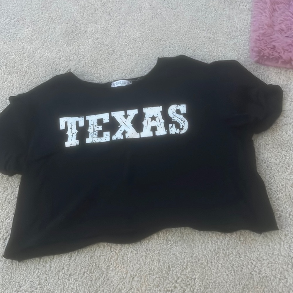 black kinda cropped texas shirt